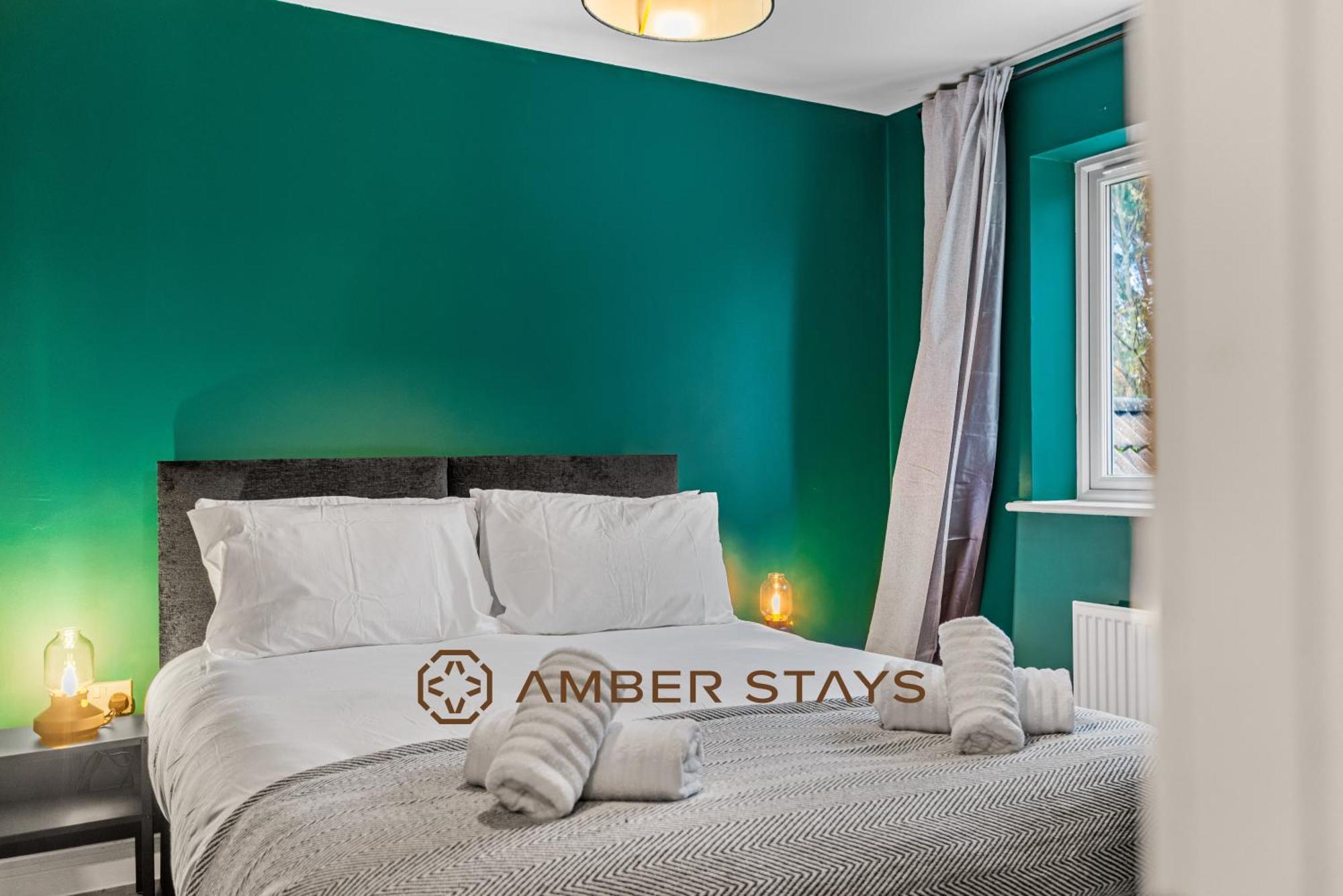 Spacious 5 Bed House In Reading By Amber Stays, Perfect For Business & Contractors, Sleeps 12! Dış mekan fotoğraf