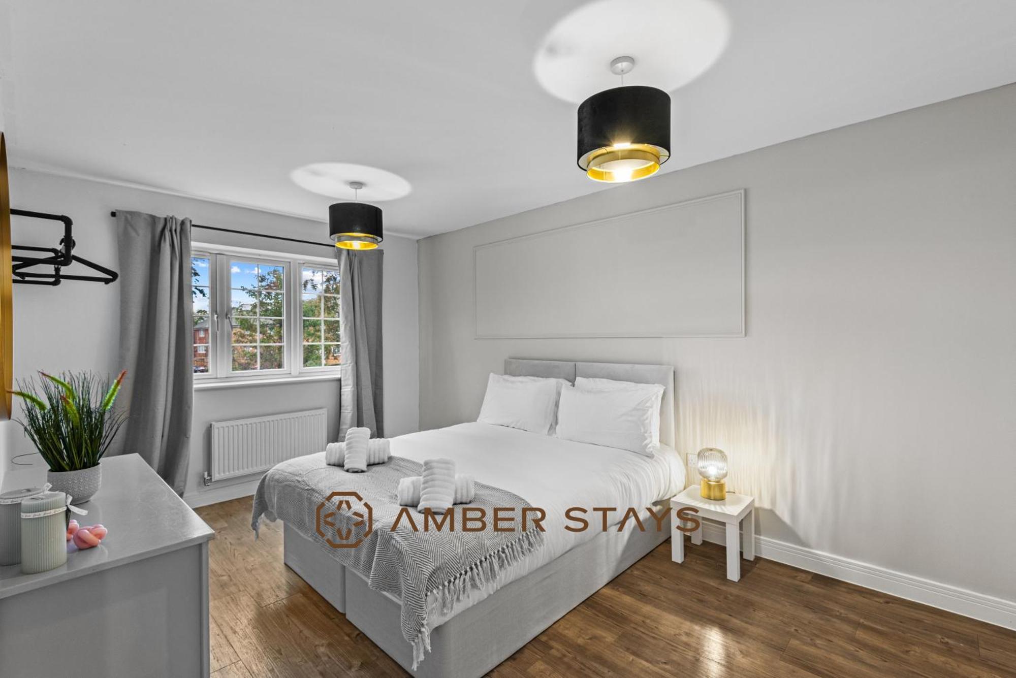 Spacious 5 Bed House In Reading By Amber Stays, Perfect For Business & Contractors, Sleeps 12! Dış mekan fotoğraf