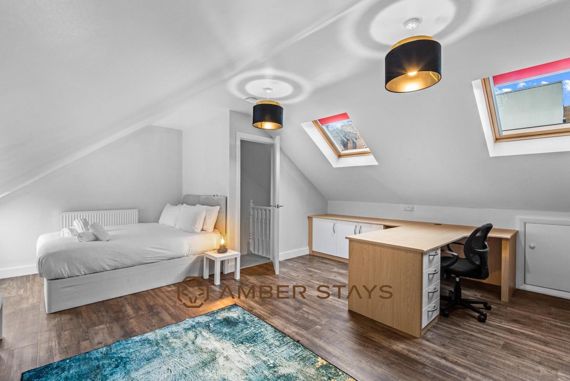 Spacious 5 Bed House In Reading By Amber Stays, Perfect For Business & Contractors, Sleeps 12! Dış mekan fotoğraf