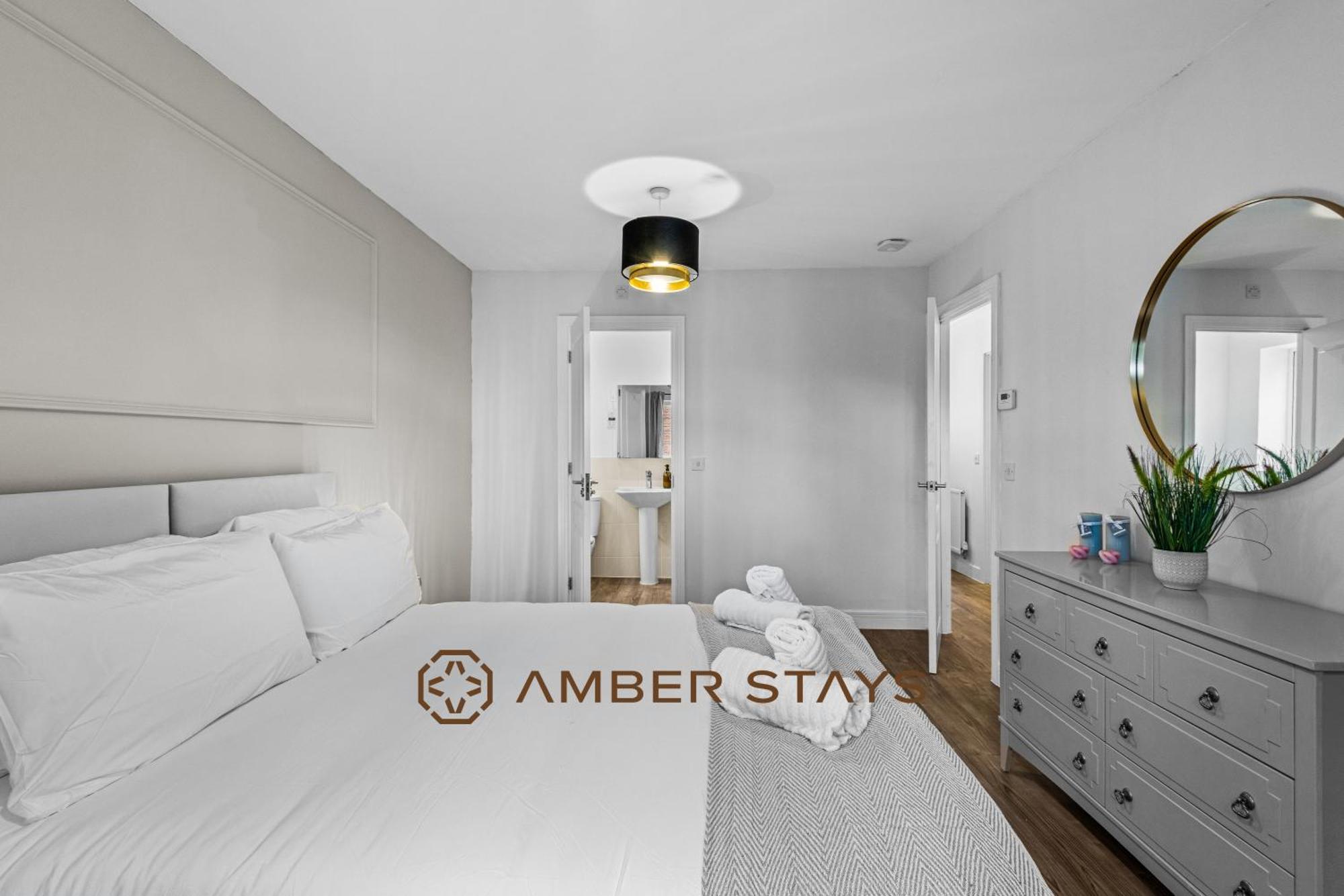 Spacious 5 Bed House In Reading By Amber Stays, Perfect For Business & Contractors, Sleeps 12! Dış mekan fotoğraf