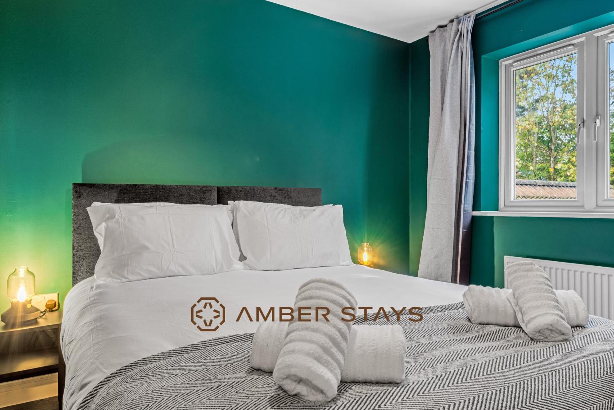 Spacious 5 Bed House In Reading By Amber Stays, Perfect For Business & Contractors, Sleeps 12! Dış mekan fotoğraf