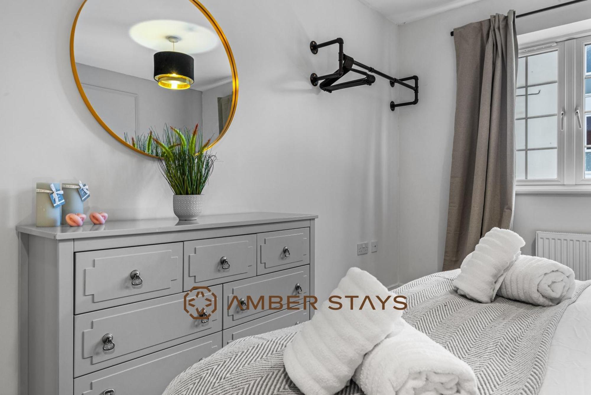 Spacious 5 Bed House In Reading By Amber Stays, Perfect For Business & Contractors, Sleeps 12! Dış mekan fotoğraf